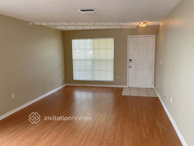 8558 Manassas Rd in Tampa, FL - Foto de edificio - Building Photo