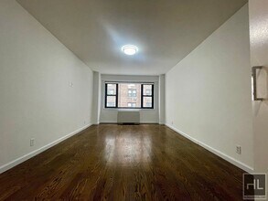 EAST 56 STREET in New York, NY - Building Photo - Building Photo