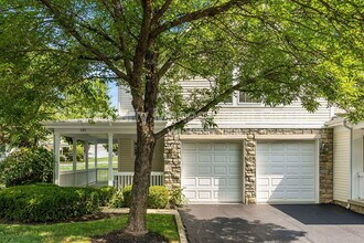 484 Serenity Dr in Columbus, OH - Building Photo - Building Photo