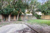 2411 Cypressvine Dr photo'