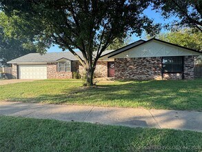 1019 E 145th St in Glenpool, OK - Building Photo - Building Photo