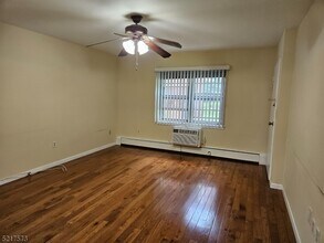 1140 Valley Rd in Wayne, NJ - Building Photo - Building Photo