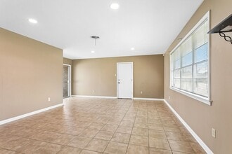 2486 Hyman Pl in New Orleans, LA - Building Photo - Building Photo