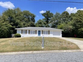 1595 Winston Dr in Macon, GA - Building Photo