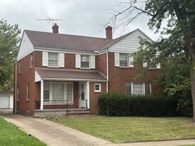 4070 Okalona Rd in South Euclid, OH - Building Photo