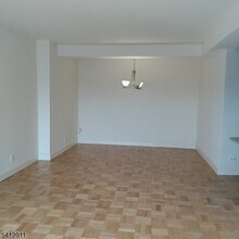 377 S Harrison St in East Orange, NJ - Building Photo - Building Photo