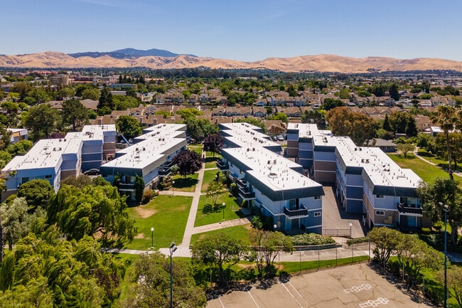 Marina Heights in Pittsburg, CA - Foto de edificio - Building Photo