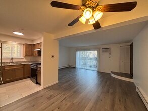 704 65th St in Westmont, IL - Building Photo - Building Photo