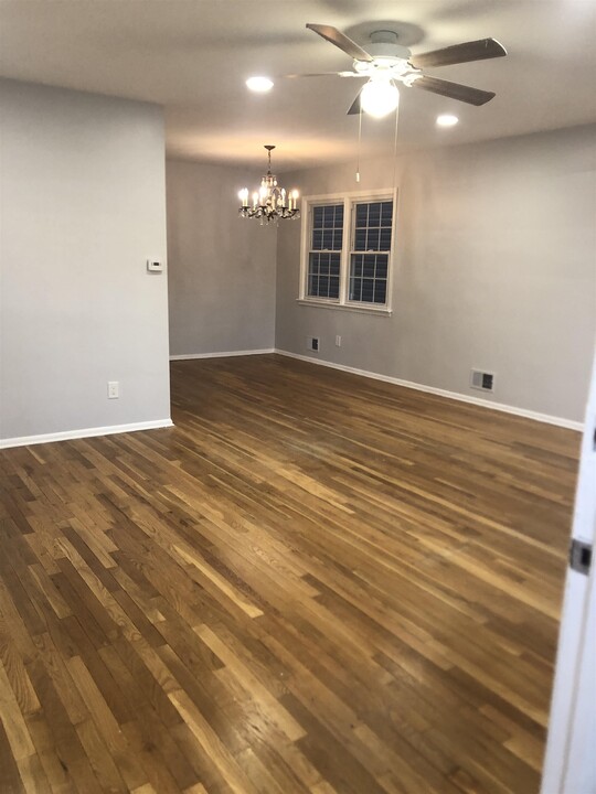 96 W 49th St in Bayonne, NJ - Building Photo