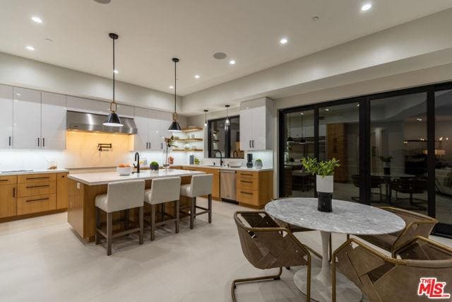 286 Quadro Vecchio Dr in Los Angeles, CA - Building Photo - Building Photo