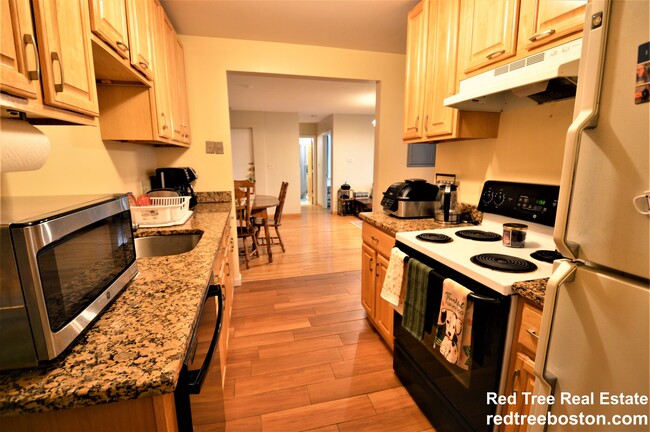 412 Langley Rd in Newton, MA - Building Photo - Building Photo