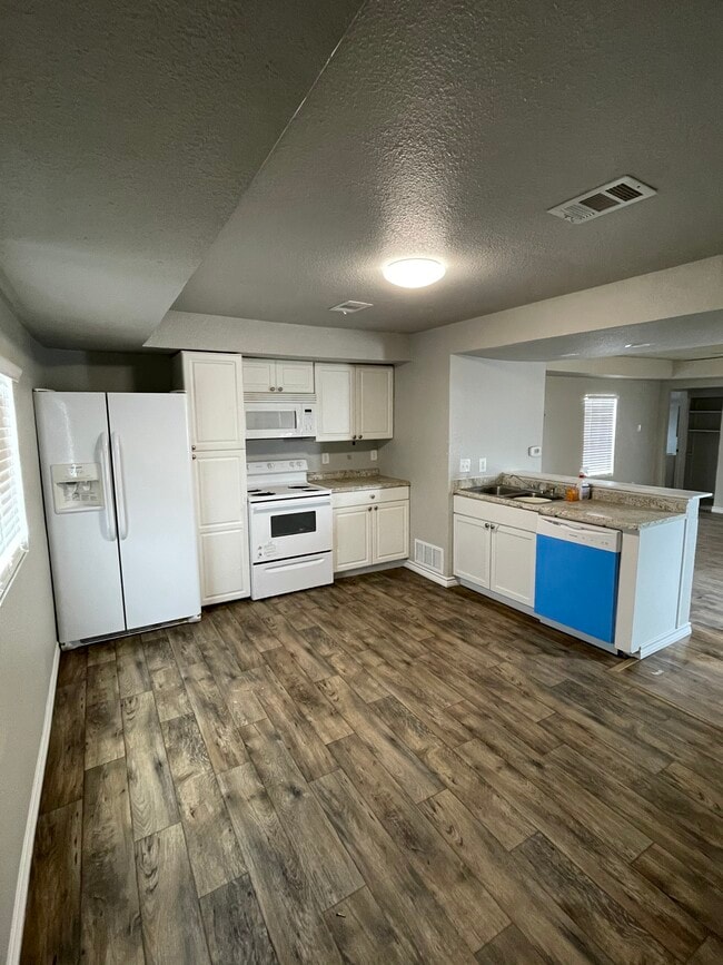 710 SW 3rd St in Andrews, TX - Building Photo - Building Photo
