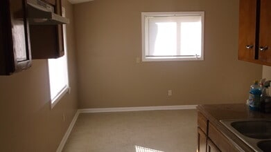 673 W Raines Rd in Memphis, TN - Building Photo - Building Photo