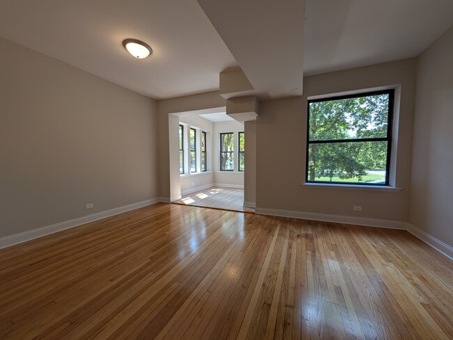 2323 N Kedzie Blvd, Unit 1 in Chicago, IL - Foto de edificio - Building Photo