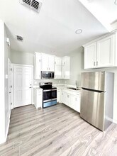 3012 W Kenwood St, Unit 2 in Edinburg, TX - Building Photo - Building Photo