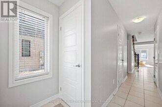 70 Hawkins Dr in Guelph, ON - Building Photo - Building Photo