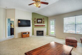 32126 Annice Ln in Pinehurst, TX - Building Photo - Building Photo