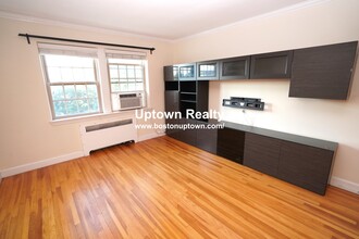 1492 Beacon St, Unit 5c in Brookline, MA - Foto de edificio - Building Photo