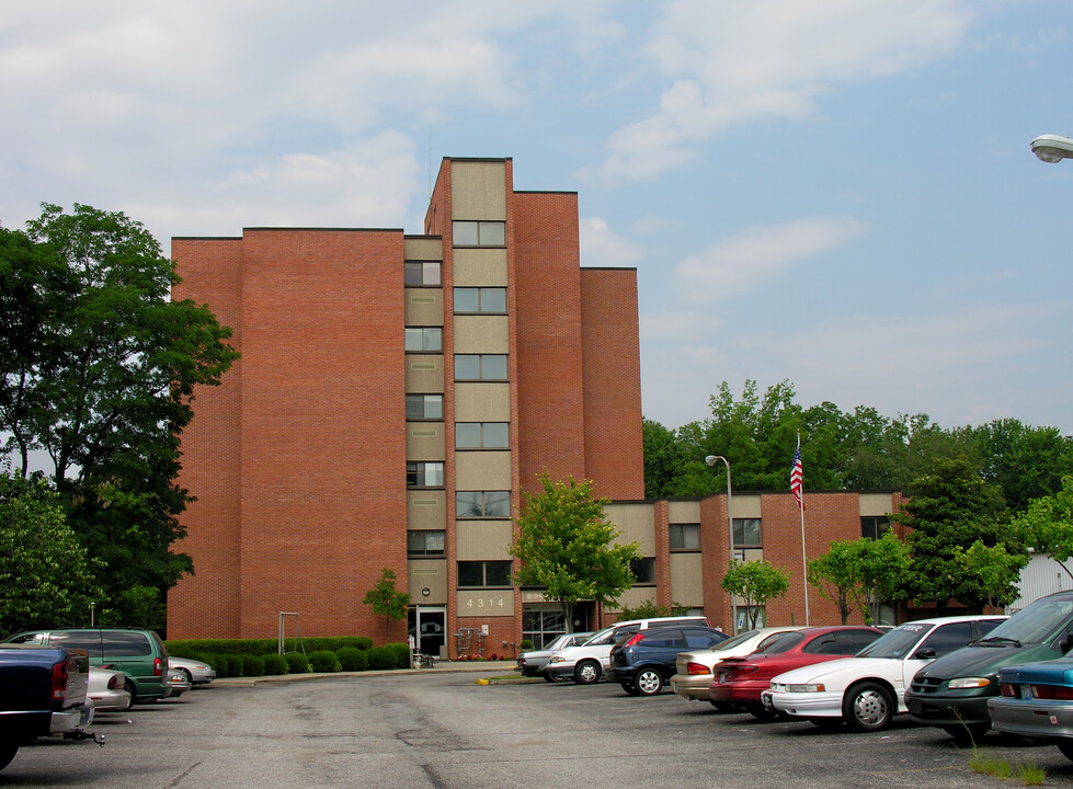 Will E. Seay Plaza in Louisville, KY - Building Photo