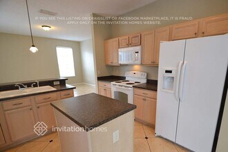 901 Rosinia Ct in Orlando, FL - Foto de edificio - Building Photo