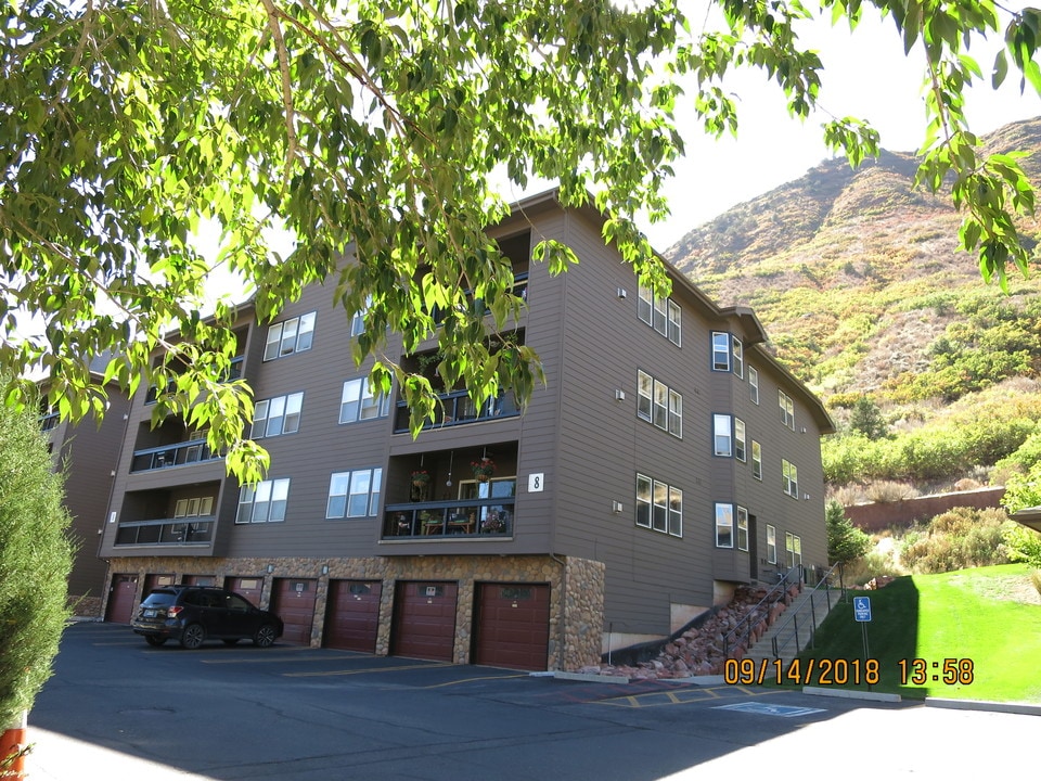 2701 Midland Ave, Unit 813 in Glenwood Springs, CO - Building Photo