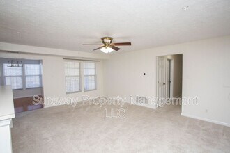 67 Eldon Way in Evesham, NJ - Building Photo - Building Photo