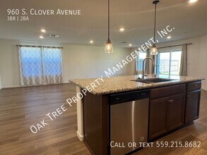960 S Clover Ave in Fresno, CA - Building Photo - Building Photo