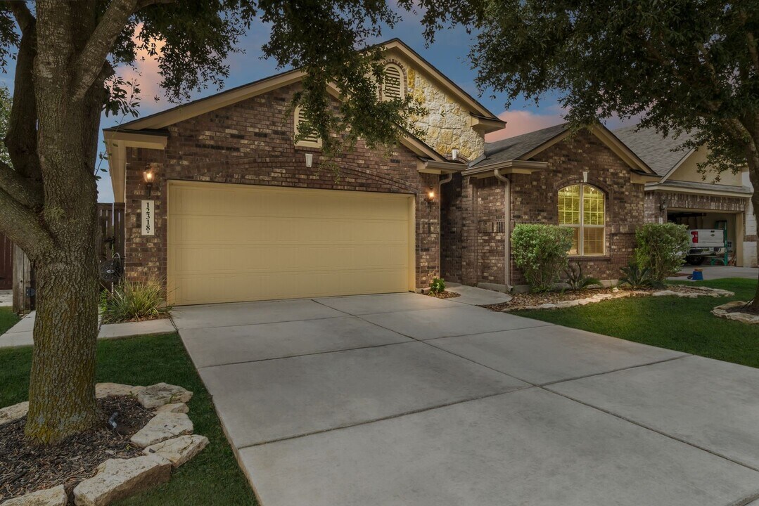 12318 Wagon Boss in San Antonio, TX - Building Photo