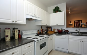 Wynfield Park Apartments in College Park, MD - Foto de edificio - Building Photo