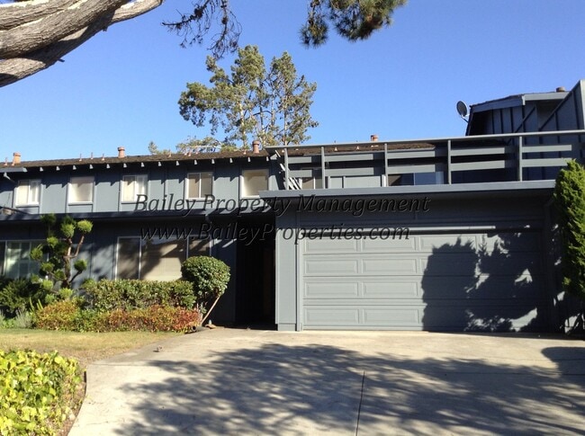 property at 795 Vía Palo Alto