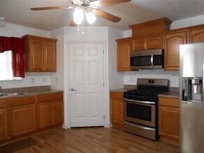 617 N Vionett Ln in Texas City, TX - Building Photo - Building Photo