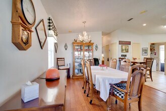 1621 Magnolia Ave in Lady Lake, FL - Building Photo - Building Photo