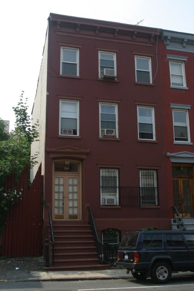 266 Berry St in Brooklyn, NY - Building Photo - Other