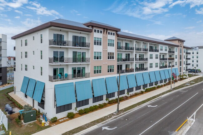 The Harbor at Town Center in Madeira Beach, FL - Building Photo - Building Photo