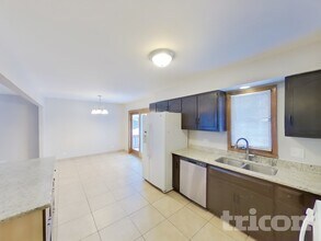 285 Polo Club Dr in Glendale Heights, IL - Building Photo - Building Photo