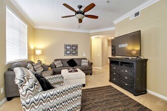 2258 Gill Village Way in San Diego, CA - Building Photo - Building Photo