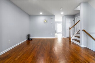 3302 Eaton Ct in Danbury, CT - Building Photo - Building Photo