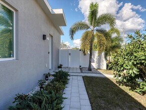 4524 Riverwood Ave in Sarasota, FL - Building Photo - Building Photo