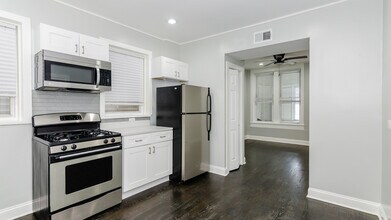 2049 W Coulter St in Chicago, IL - Building Photo - Building Photo