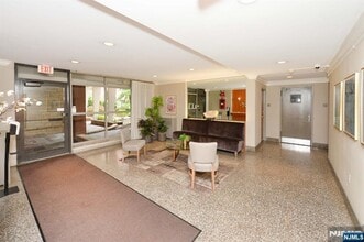 208 Anderson St in Hackensack, NJ - Building Photo - Building Photo