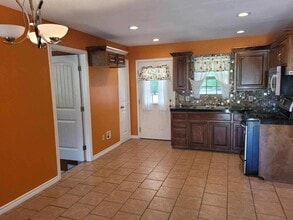 1107 Devereaux St in Jacksonville, TX - Building Photo - Building Photo