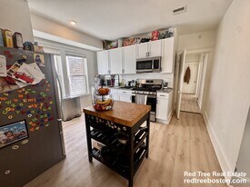 127 Eliot St in Brookline, MA - Building Photo