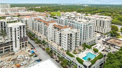 4100 Salzedo St, Unit 606 in Coral Gables, FL - Building Photo - Building Photo