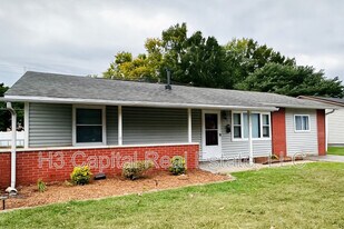 319 Joy Dr in O'Fallon, IL - Building Photo