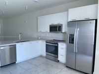 6455 NW 103rd Pl in Doral, FL - Building Photo - Building Photo