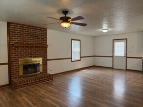 6452 Lakeway Dr in Mechanicsville, VA - Building Photo - Building Photo