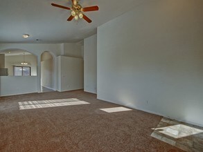 2525 W Nancy Ln in Phoenix, AZ - Foto de edificio - Building Photo