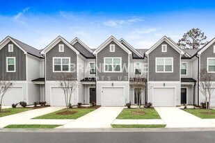 231 Crestview Wy in Dallas, GA - Building Photo