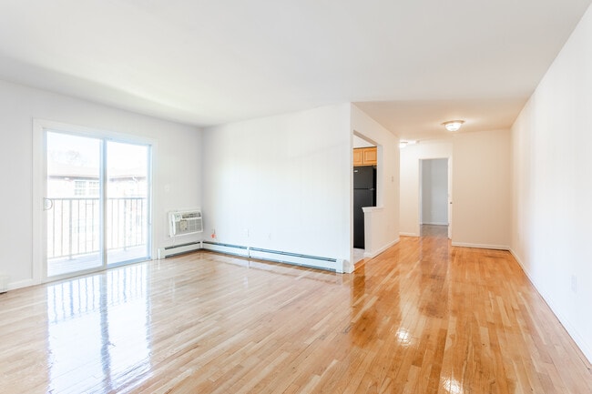 Parkside Court in Ewing, NJ - Foto de edificio - Interior Photo