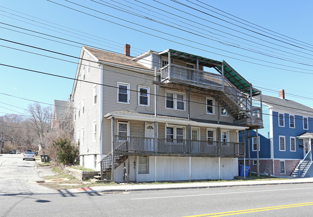 526 N Main St in Norwich, CT - Building Photo